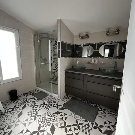 Contemporaine Avec Piscine