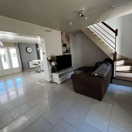 Villa Contemporaine Avec Piscine *
